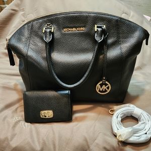 Authenic Michael Kors hobo tote stephano pebble leather tote and wallet